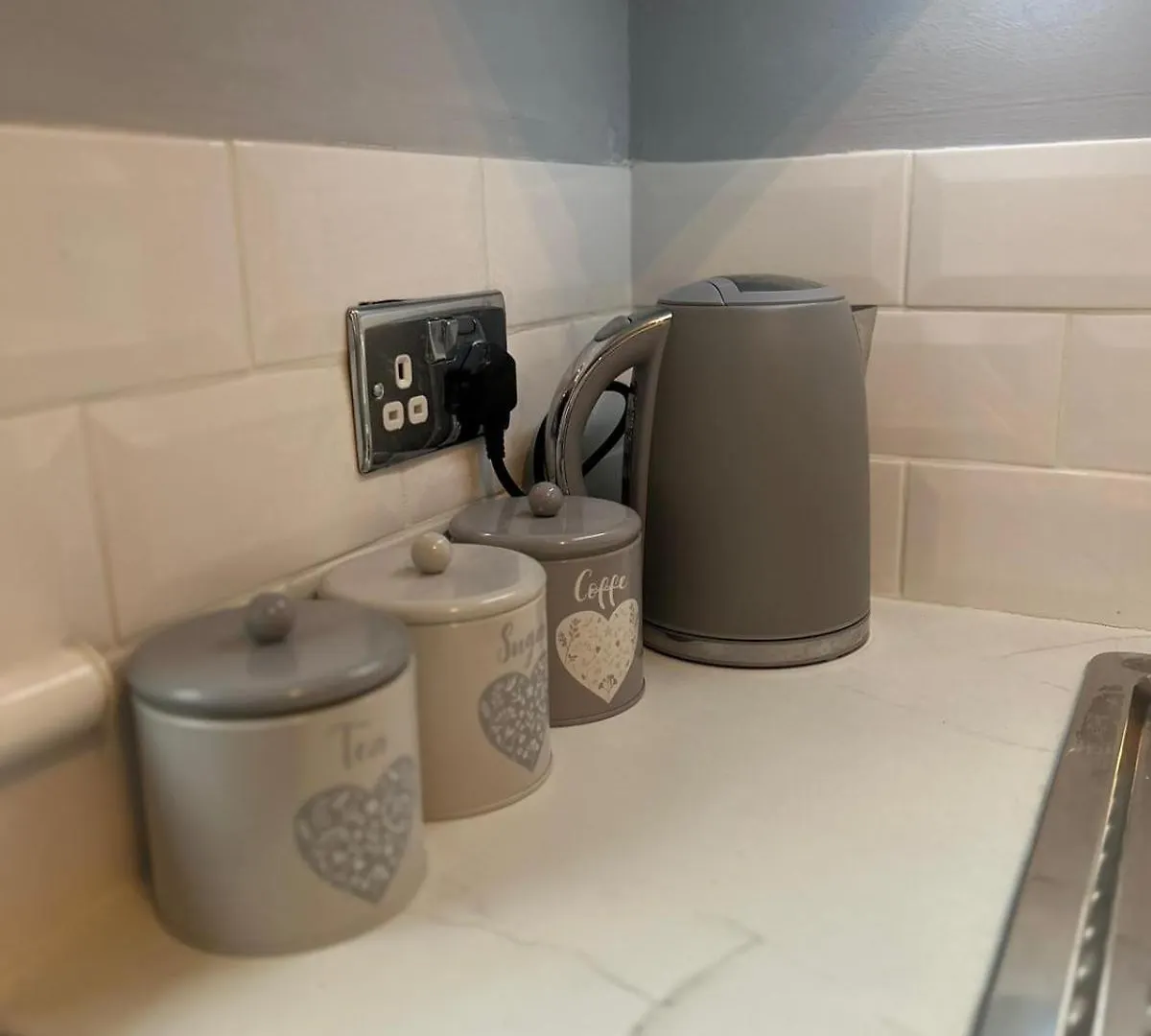 3 Bedroom Perfect Guest Home Sleeps 7 With Parking, Hu3 Kingston upon Hull Holiday home