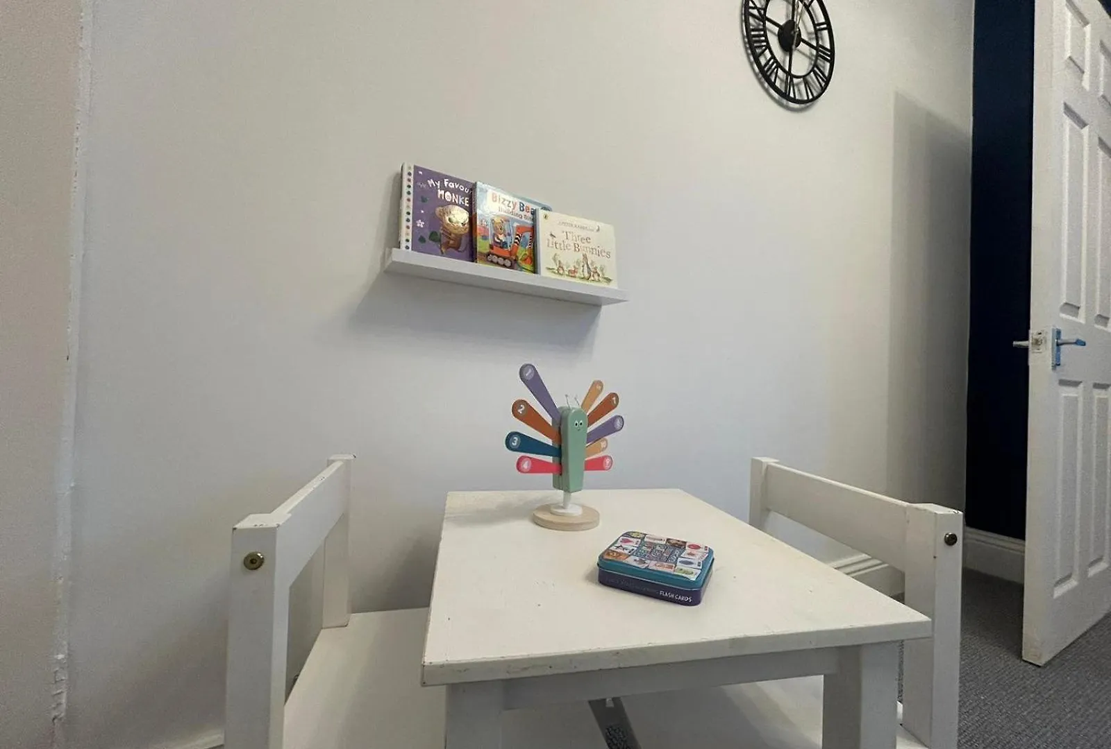 3 Bedroom Perfect Guest Home Sleeps 7 With Parking, Hu3 Kingston upon Hull
